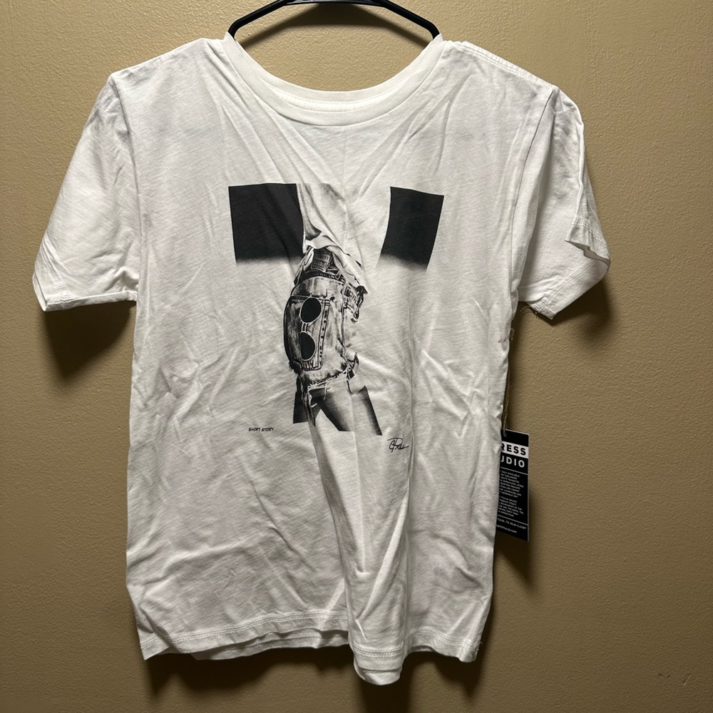 Trendy White Graphic Tee (C180)